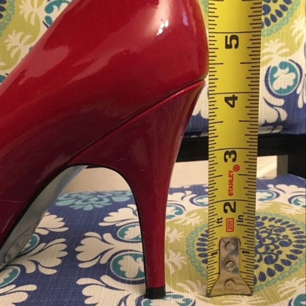 Red Jessica Simpson pumps
